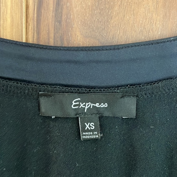 Express Early 2000’s party dress. Black t-shirt dress with satin hem and pockets - Picture 2 of 3